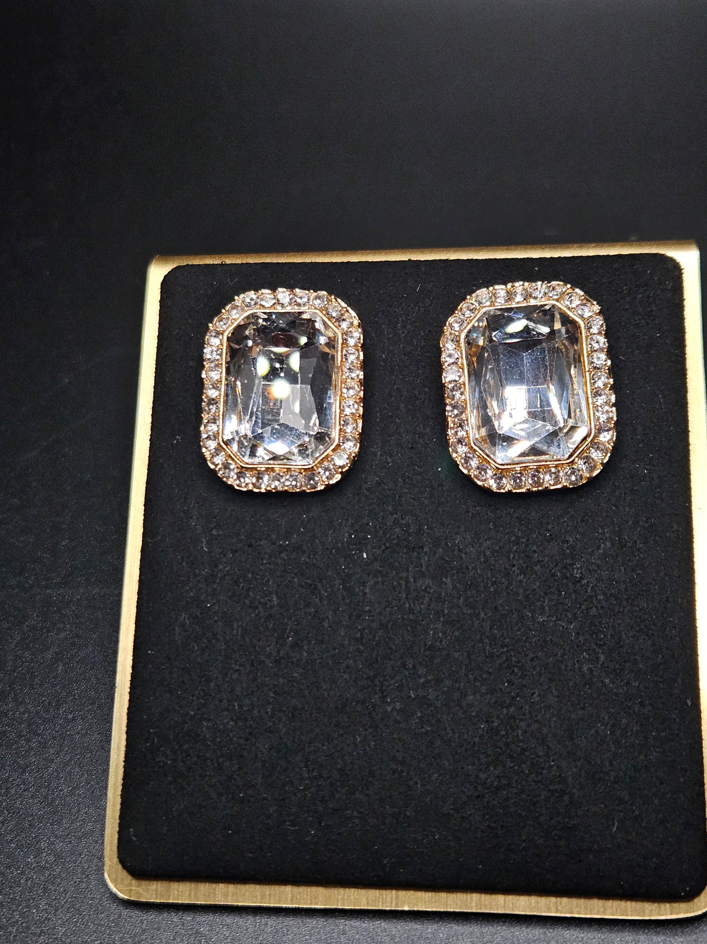 Simple Studs