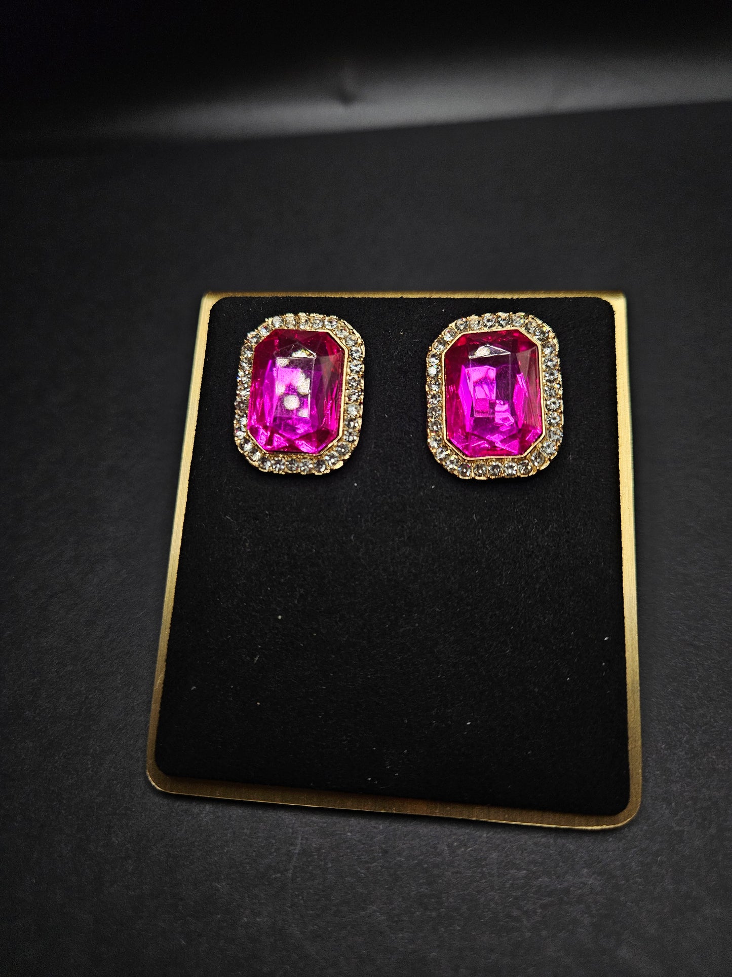 Simple Studs